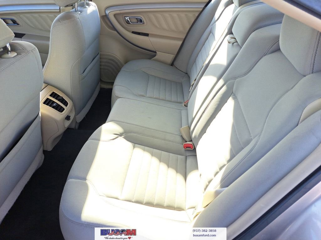 Used 2017 Ford Taurus SE FWD image 9