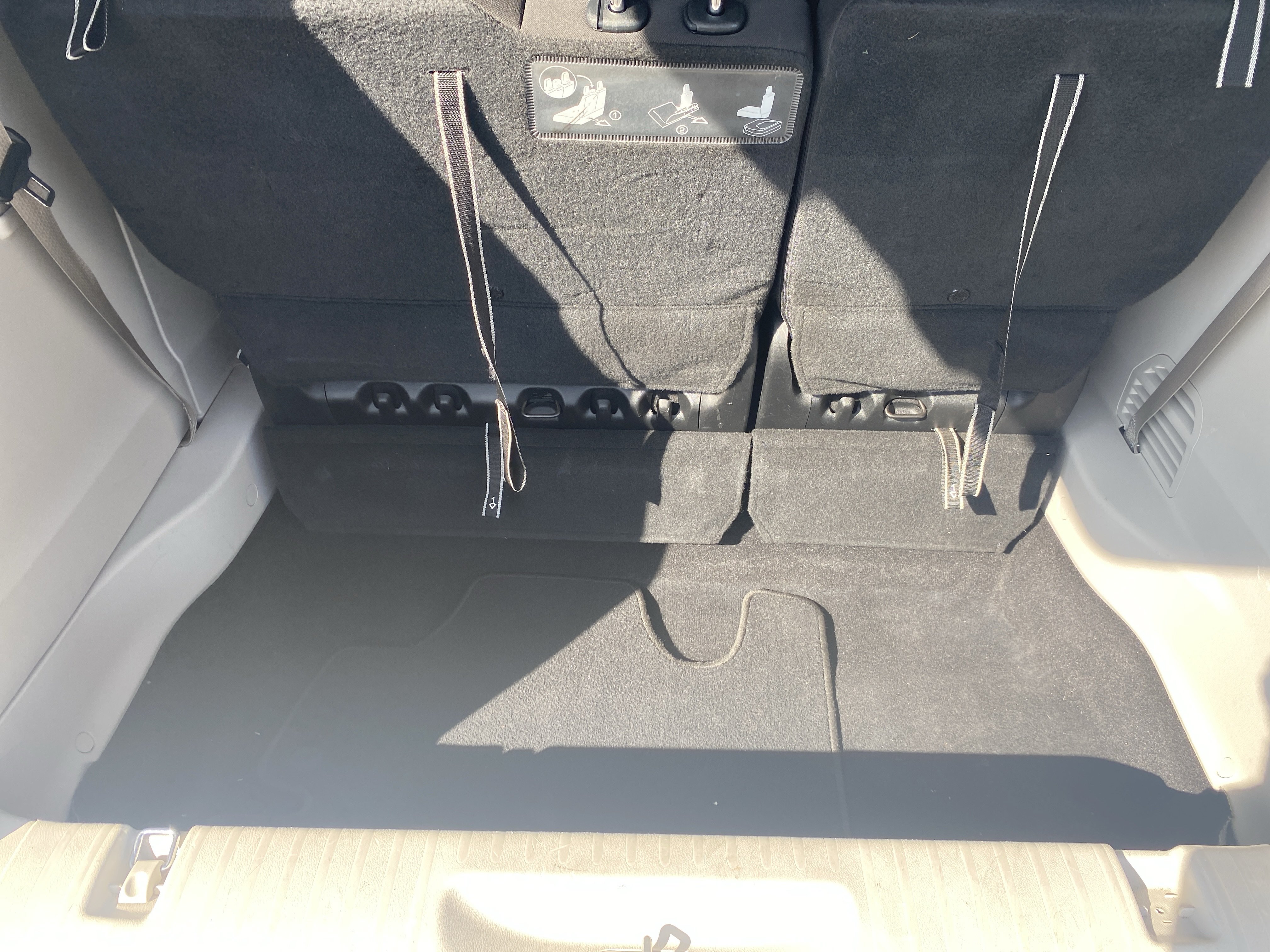 Used 2018 Chrysler Pacifica LX w/ Tire & Wheel Group FWD image 19