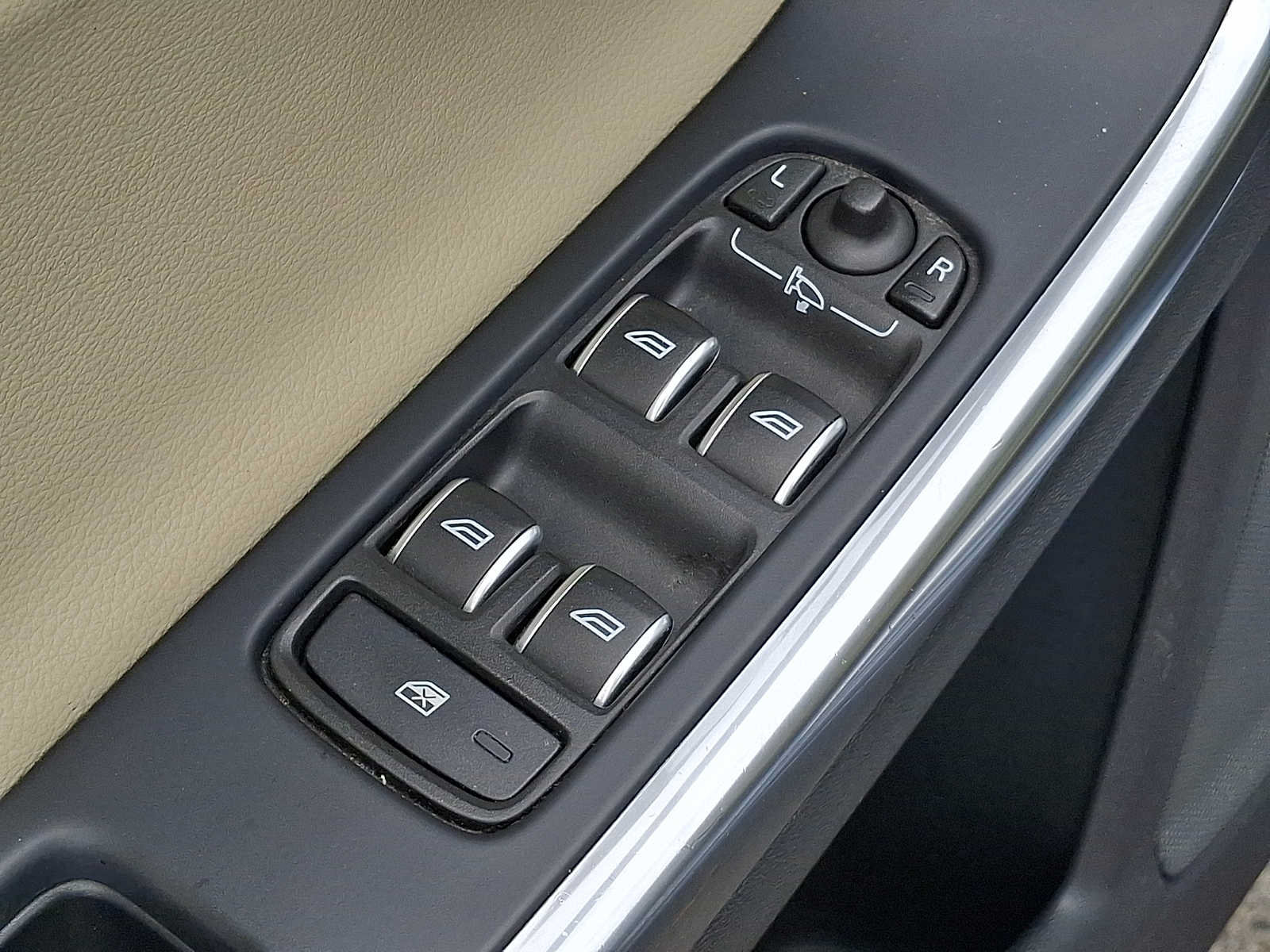 Used 2017 Volvo S60 T5 Inscription w/ Climate Package AWD/4WD image 24