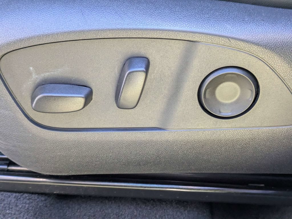 Used 2025 Buick Enclave Preferred FWD image 21