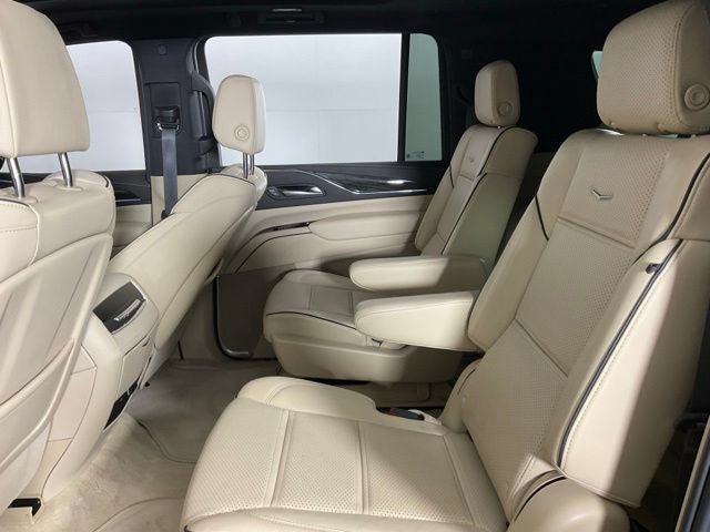 Certified 2024 Cadillac Escalade ESV Premium Luxury w/ Performance Package AWD/4WD image 35
