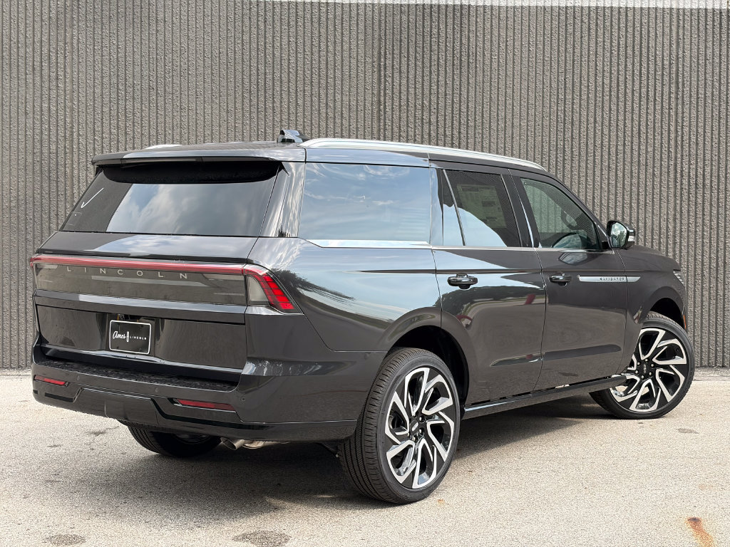 New 2027 Lincoln Navigator Reserve AWD/4WD image 7