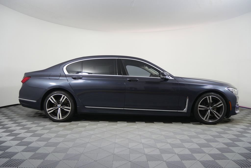 Used 2020 BMW 740i w/ Premium Package image 2