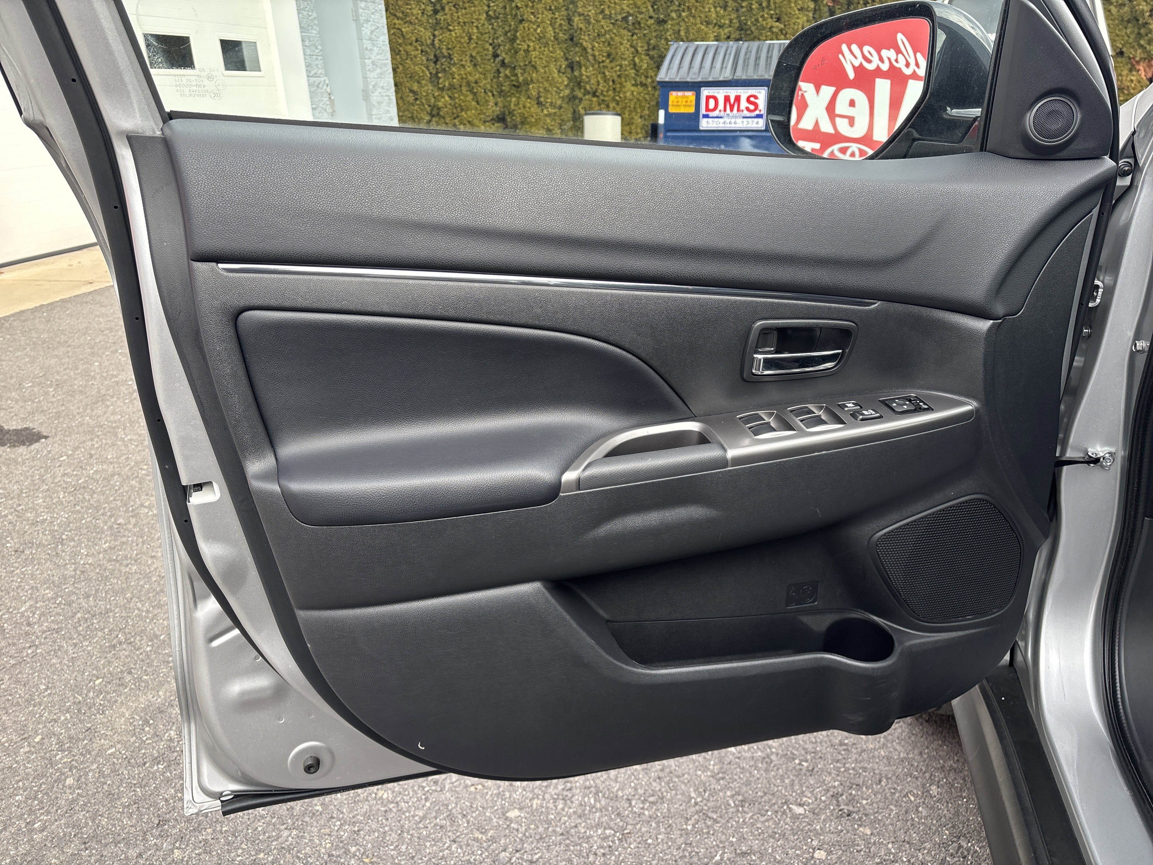 Used 2025 Mitsubishi Outlander Sport SE image 16