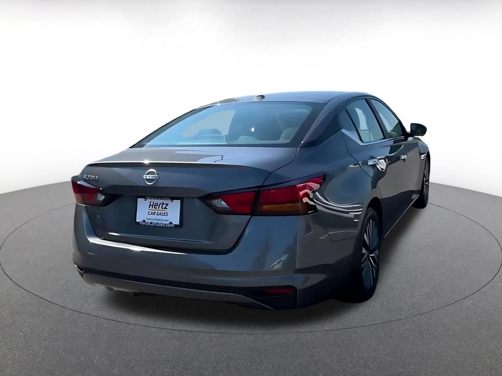 Used 2025 Nissan Altima 2.5 SV FWD image 13