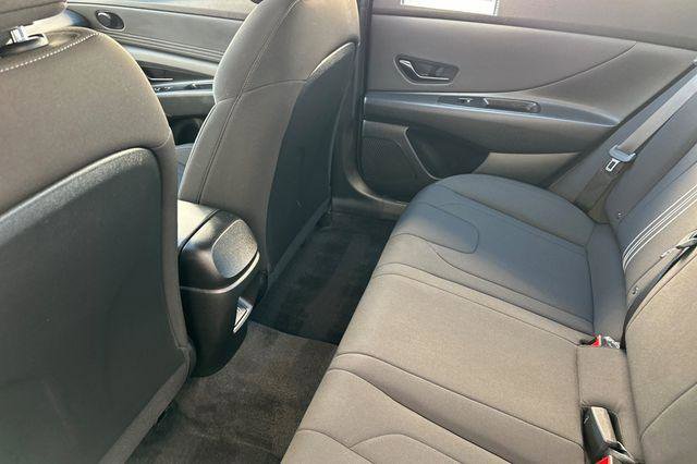 Used 2025 Hyundai Elantra Sport image 12