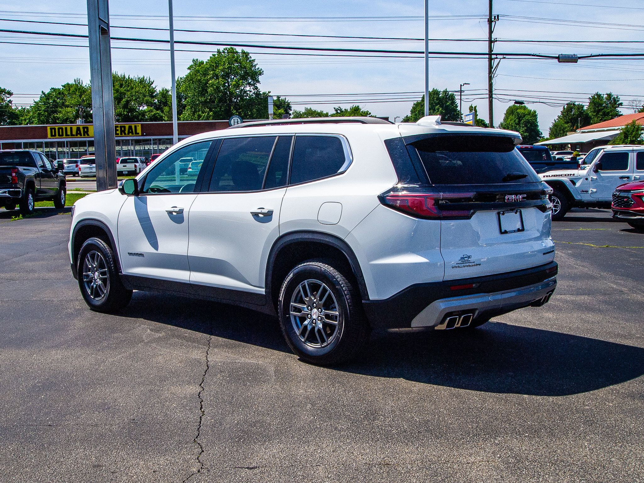 Used 2025 GMC Acadia Elevation FWD image 5