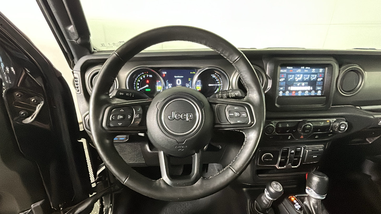 Used 2023 Jeep Wrangler Unlimited w/ Cold Weather Group AWD/4WD image 17
