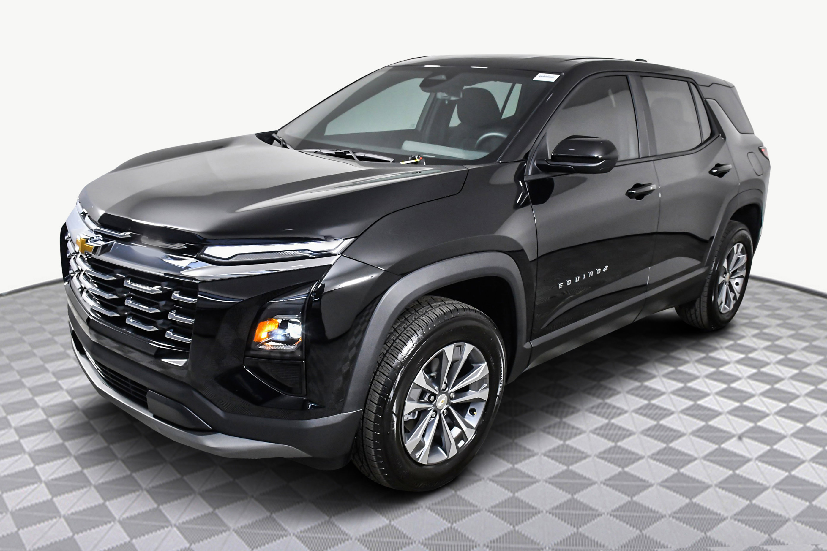 Used 2026 Chevrolet Equinox LT image 4
