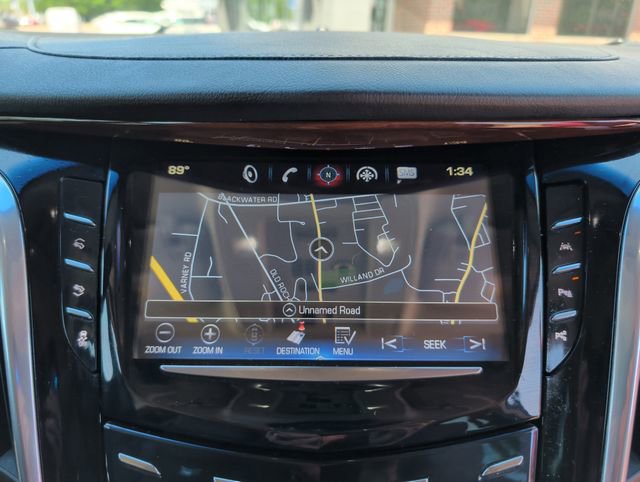 Used 2018 Cadillac Escalade Luxury AWD/4WD image 23