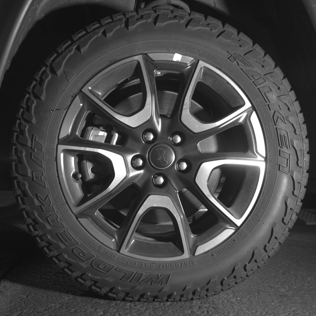Used 2025 Jeep Compass Trailhawk image 12