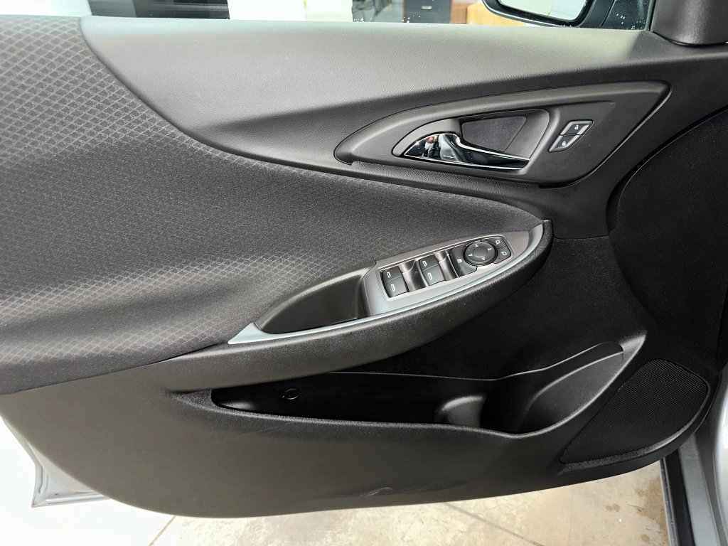 Certified 2024 Chevrolet Malibu RS w/ LPO, Floor Liner Package image 4