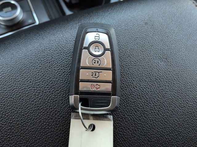 Used 2024 Ford Expedition XLT image 29