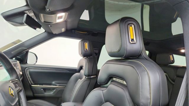 Used 2025 Rivian R1S Adventure image 37