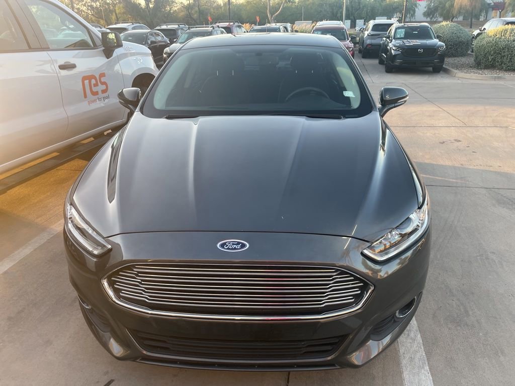 Used 2016 Ford Fusion SE w/ Equipment Group 202A FWD image 2