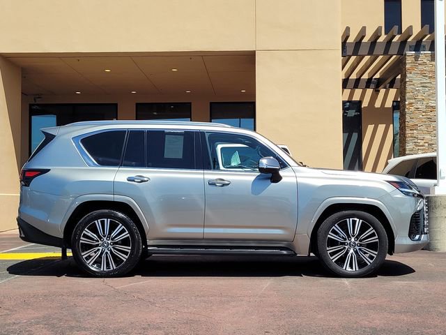 Used 2024 Lexus LX 600 4WD w/ Luxury Package image 5