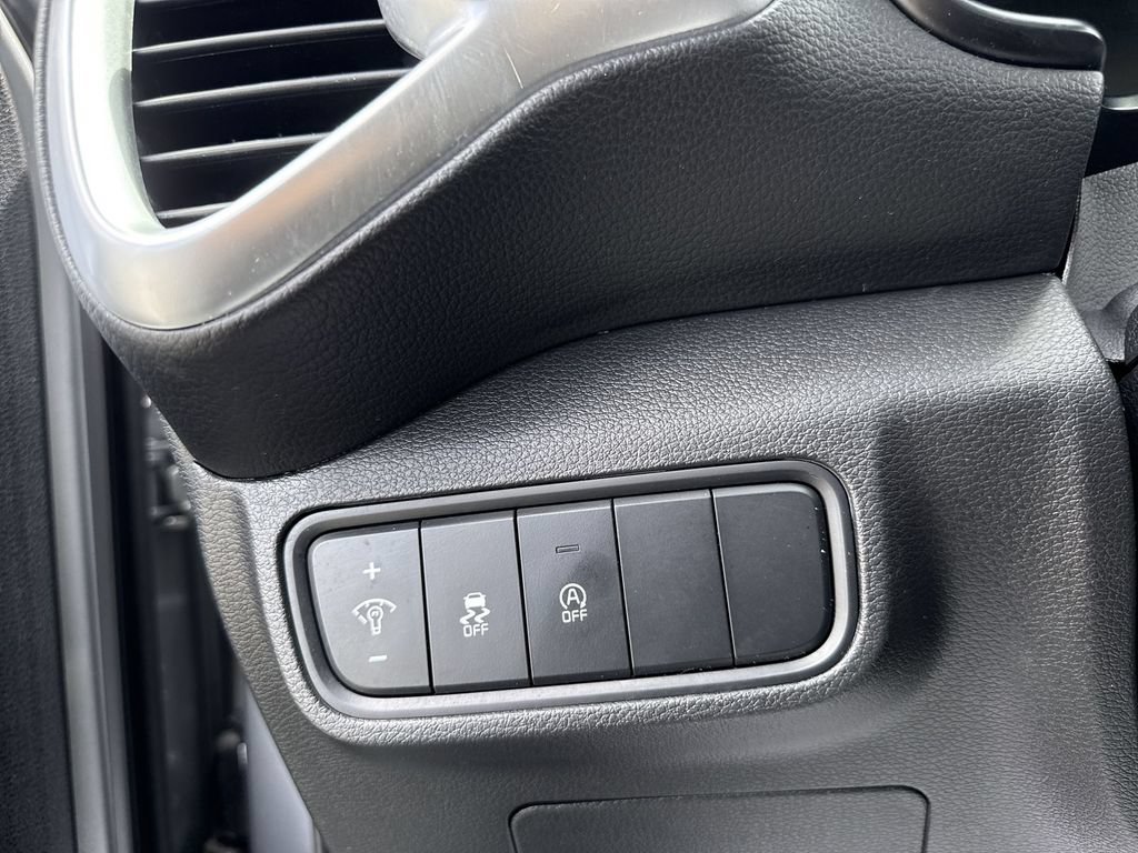 Used 2024 Kia Soul LX w/ Option Group 015 FWD image 30