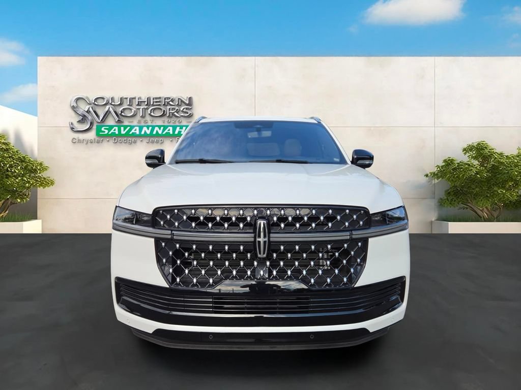 Used 2025 Lincoln Navigator Black Label AWD/4WD image 8