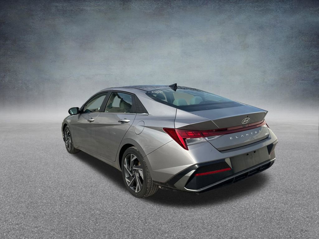 Used 2025 Hyundai Elantra Limited FWD image 37