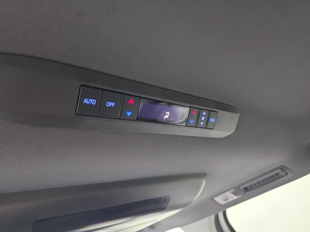 Used 2022 Toyota Sienna XSE AWD/4WD image 29