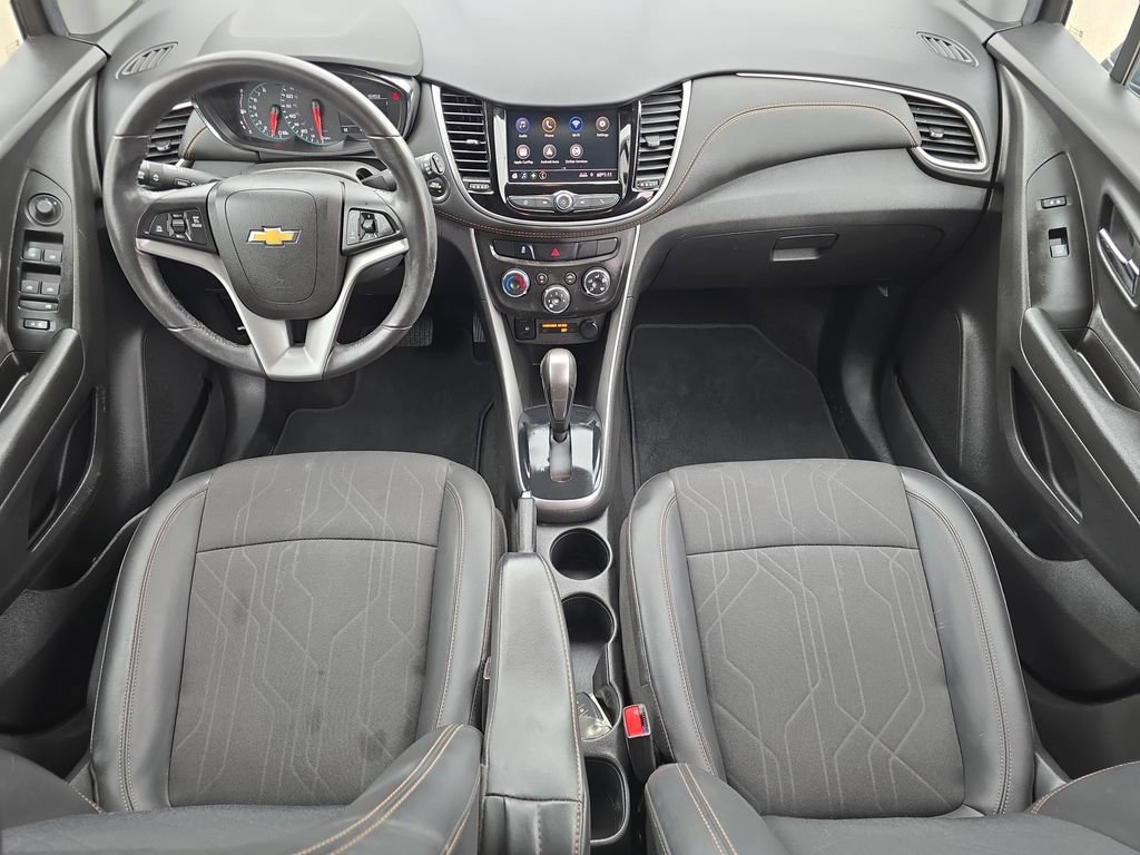 Used 2022 Chevrolet Trax LT w/ LT Convenience Package FWD image 9