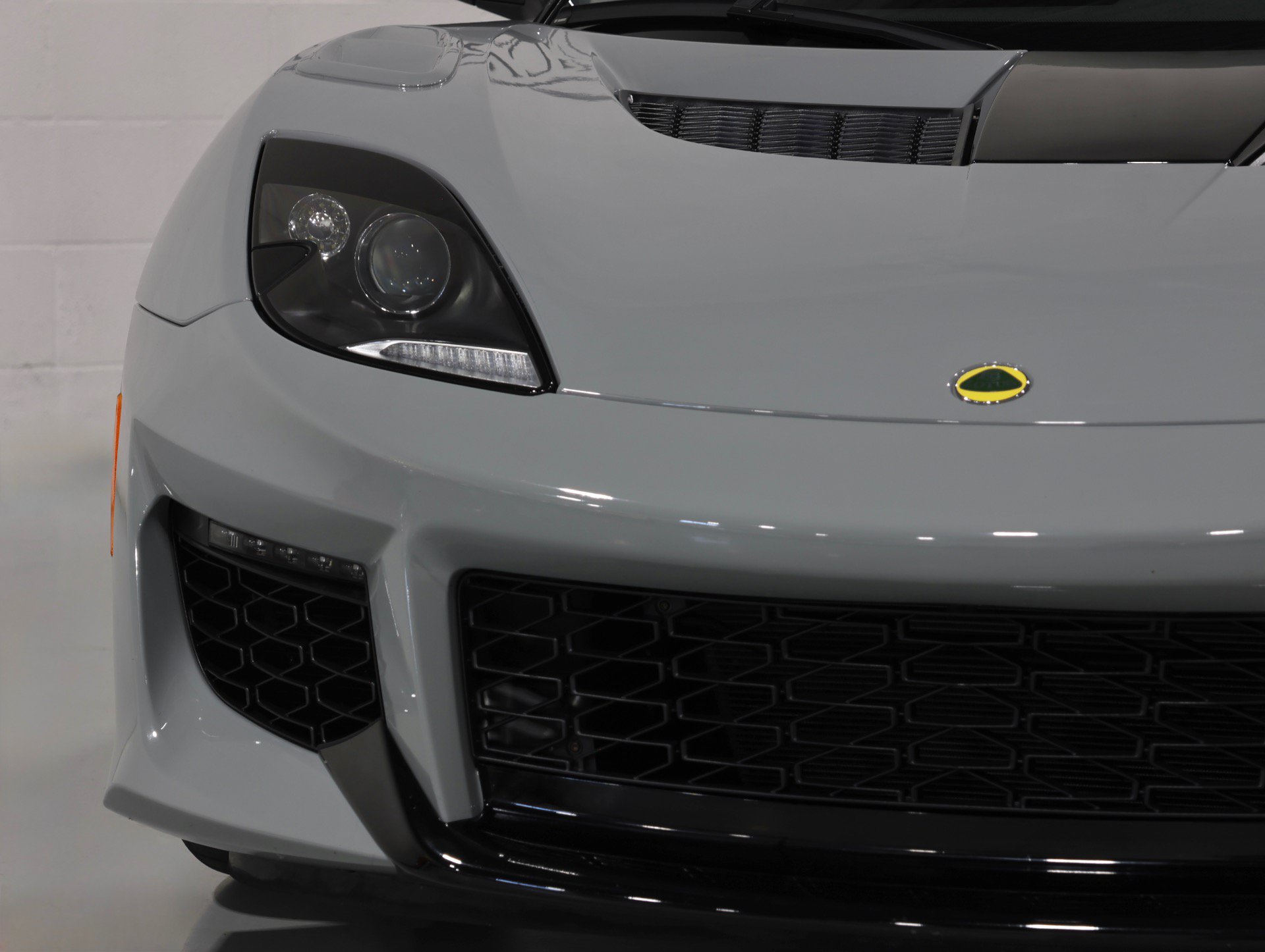 Used 2020 Lotus Evora RWD image 40