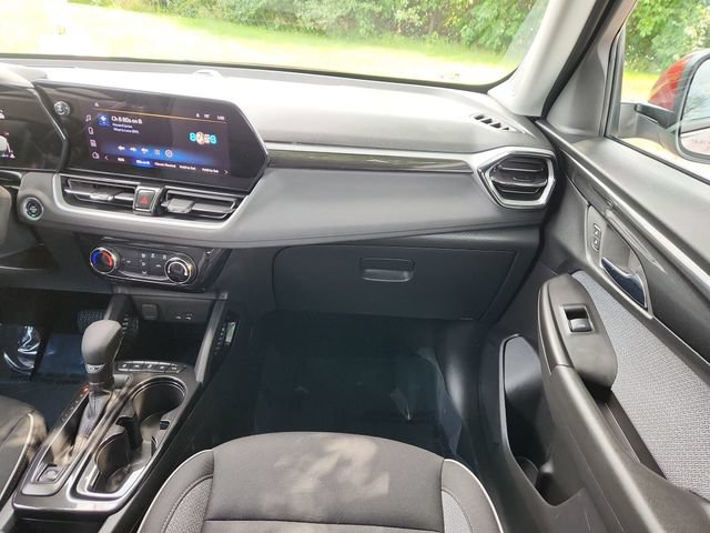 Used 2025 Chevrolet TrailBlazer LT AWD/4WD image 24