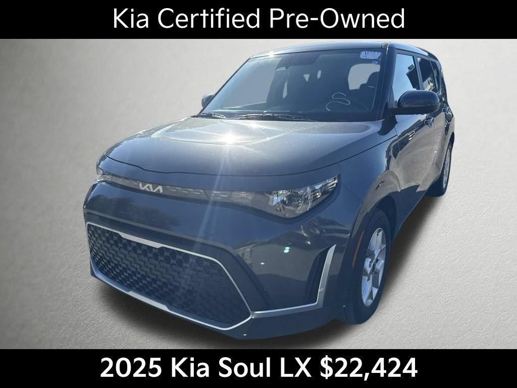 Certified 2025 Kia Soul LX w/ LX Technology Package FWD image 8