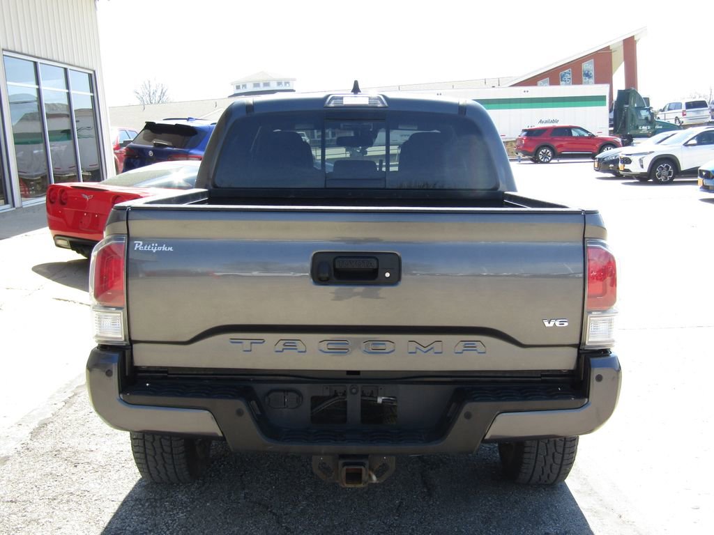 Used 2022 Toyota Tacoma TRD Off-Road w/ Technology Package image 4