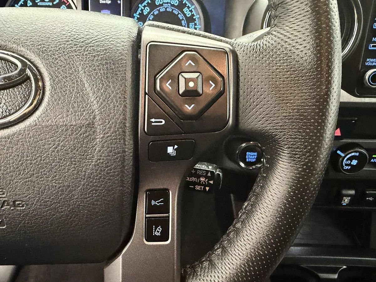 Used 2020 Toyota Tacoma TRD Off-Road AWD/4WD image 13