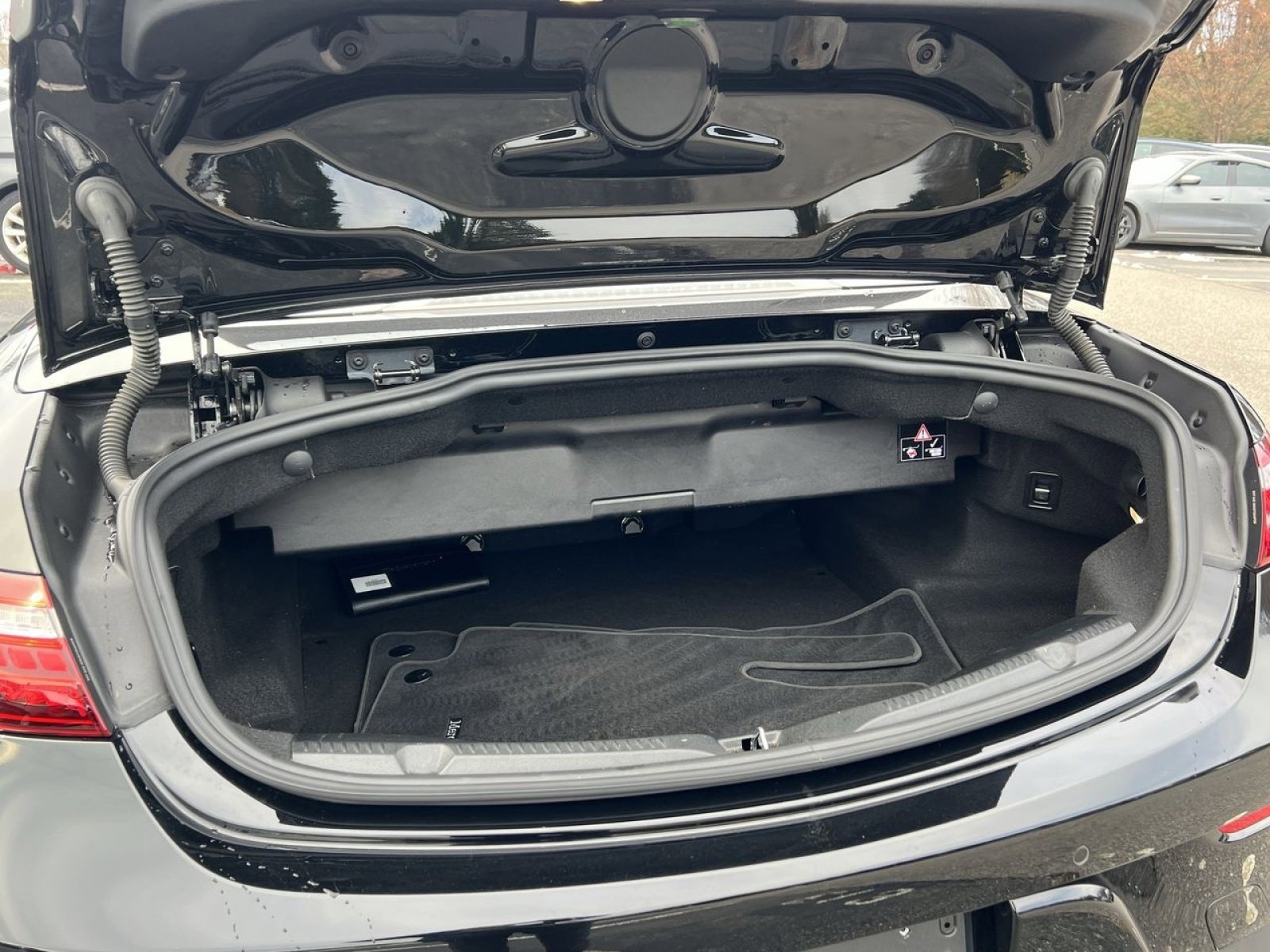 Used 2023 Mercedes-Benz E 450 4MATIC Cabriolet image 28