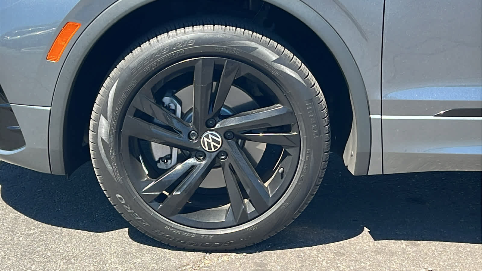 Certified 2023 Volkswagen Tiguan SE R-Line FWD image 9
