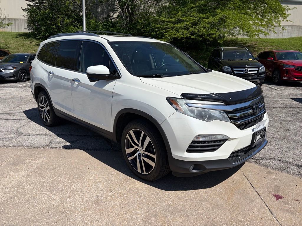 Used 2017 Honda Pilot Touring image 3