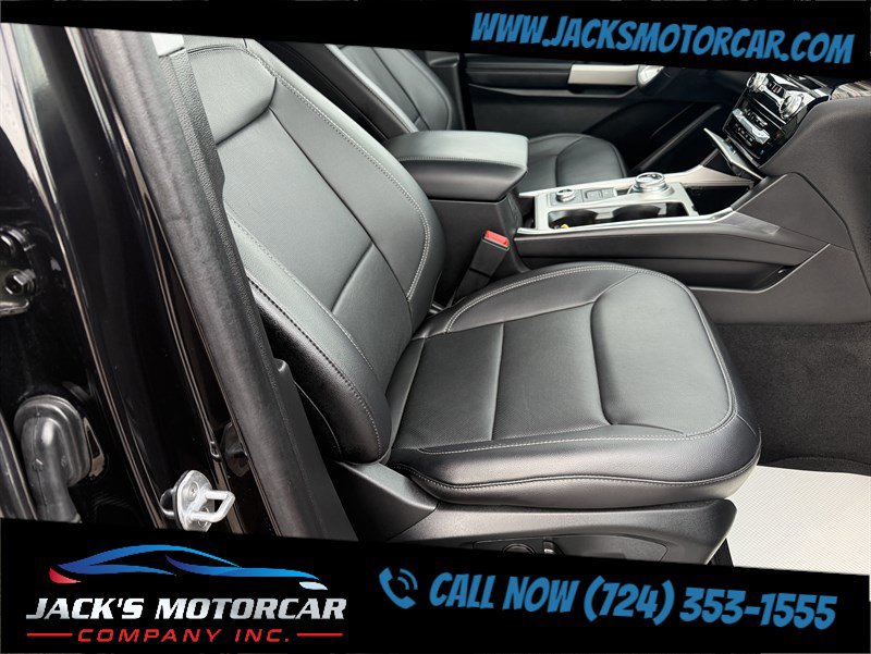 Used 2024 Ford Explorer Limited image 27