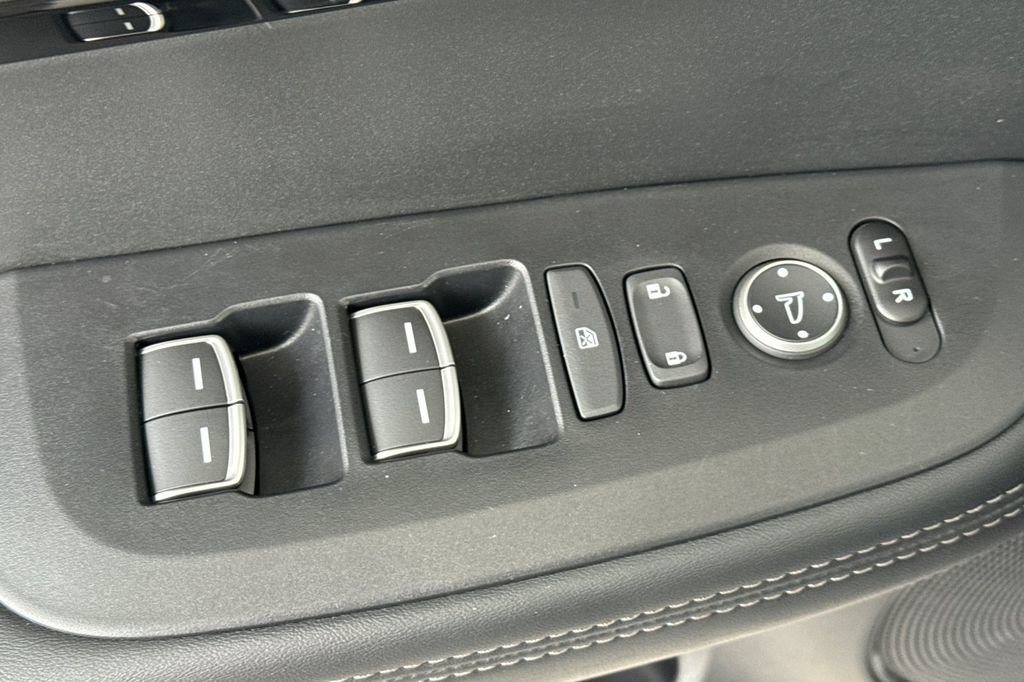 Certified 2025 Acura ADX AWD image 16
