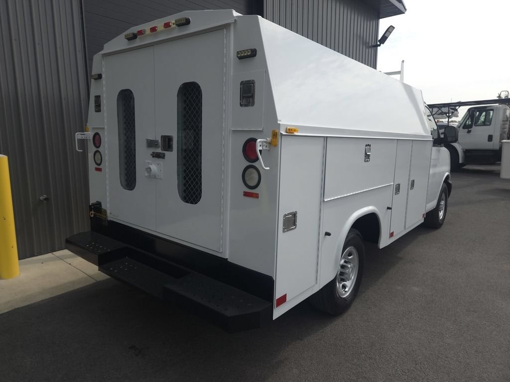 Used 2019 Chevrolet Express 3500 RWD image 7