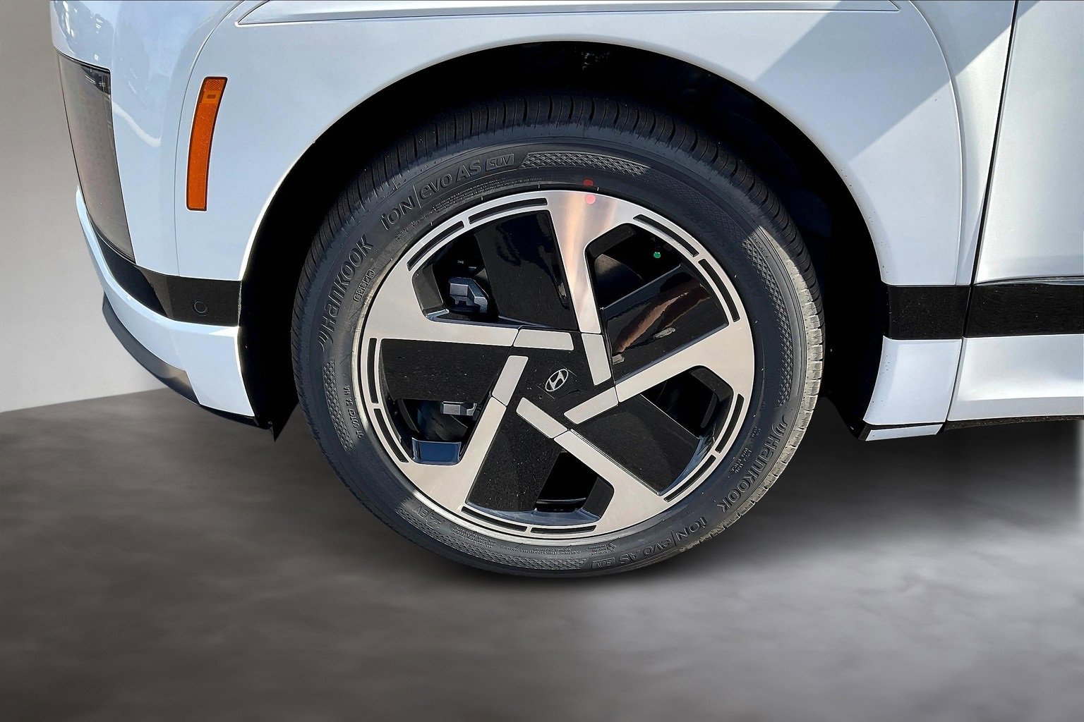 New 2026 Hyundai Ioniq 9 Calligraphy image 13