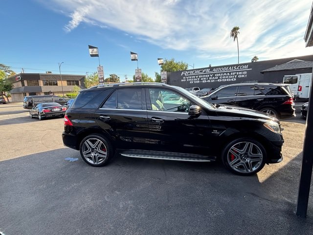 Used 2012 Mercedes-Benz ML 63 AMG 4MATIC w/ AMG Performance Pkg image 25