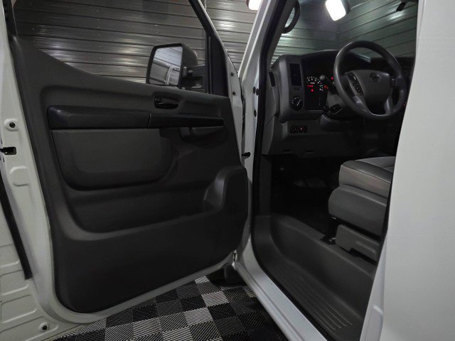 Used 2018 Nissan NV 2500 SV w/ Navigation Package image 28
