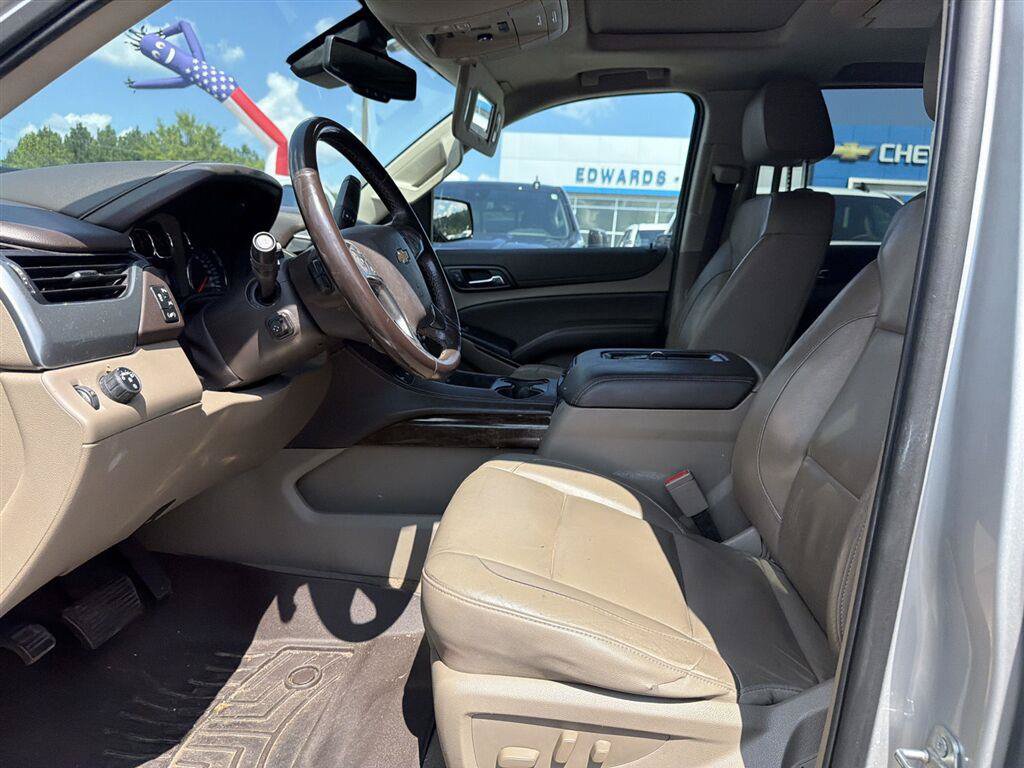 Used 2020 Chevrolet Suburban LT RWD image 11