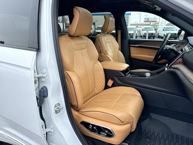 Used 2023 Jeep Grand Cherokee Summit image 25