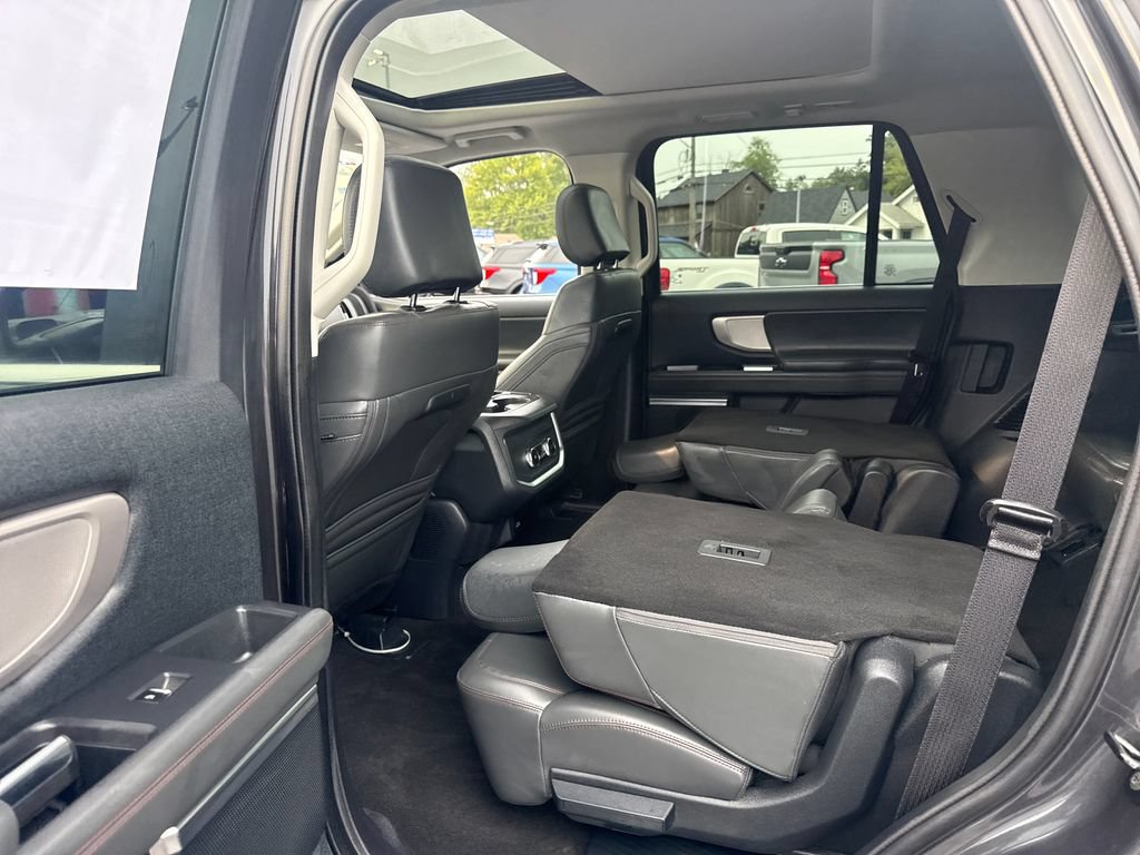 Used 2025 Ford Expedition Active AWD/4WD image 23