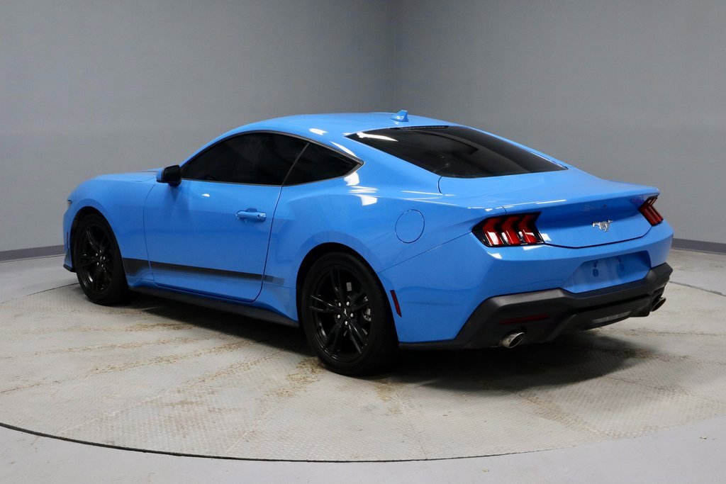 Used 2025 Ford Mustang EcoBoost image 10