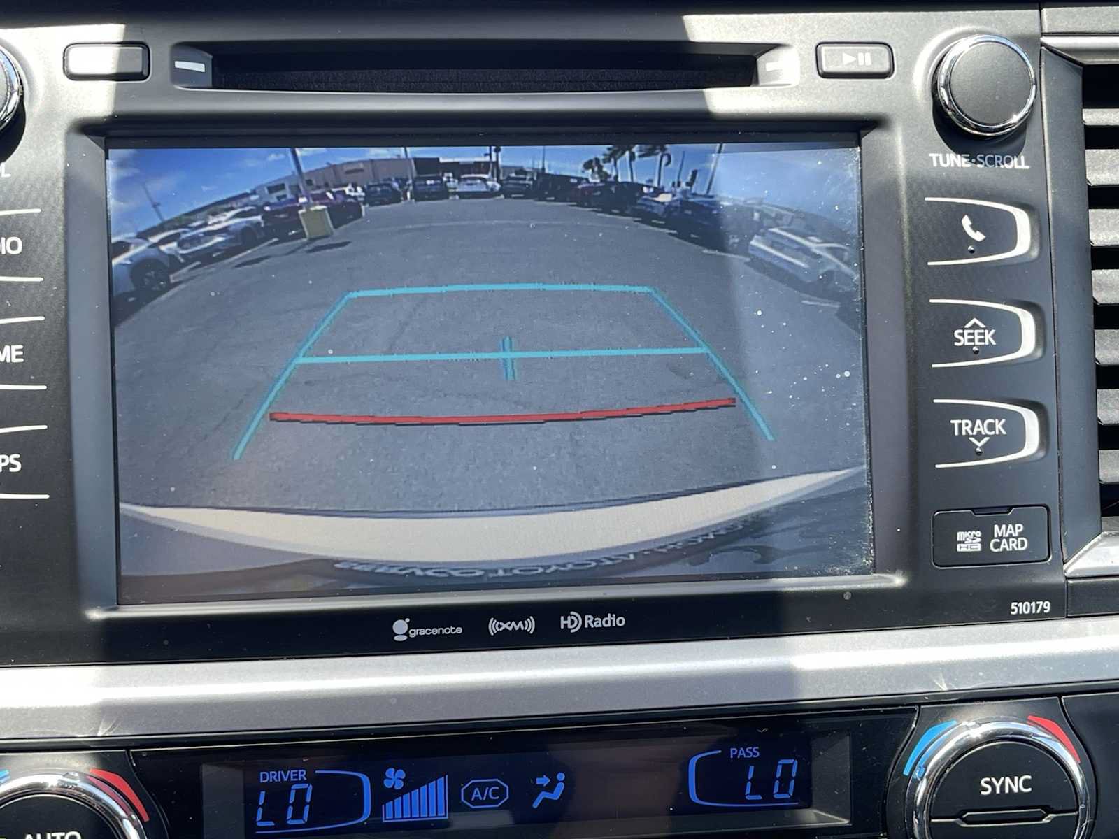 Used 2017 Toyota Highlander XLE FWD image 25