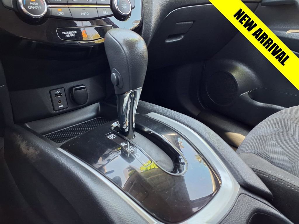 Used 2015 Nissan Rogue SV image 28