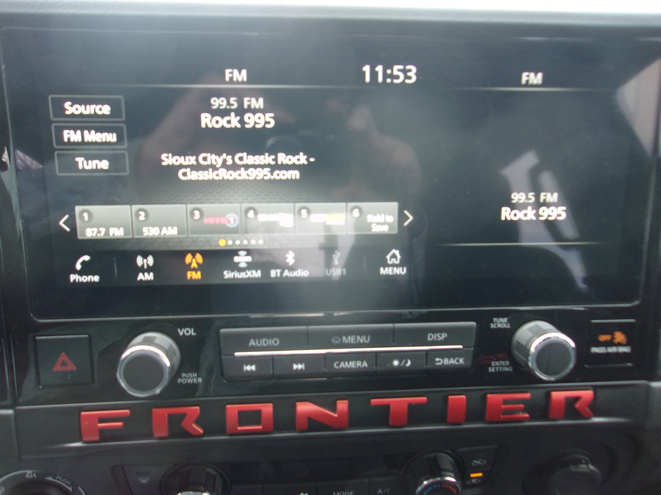 Used 2025 Nissan Frontier PRO-4X image 15