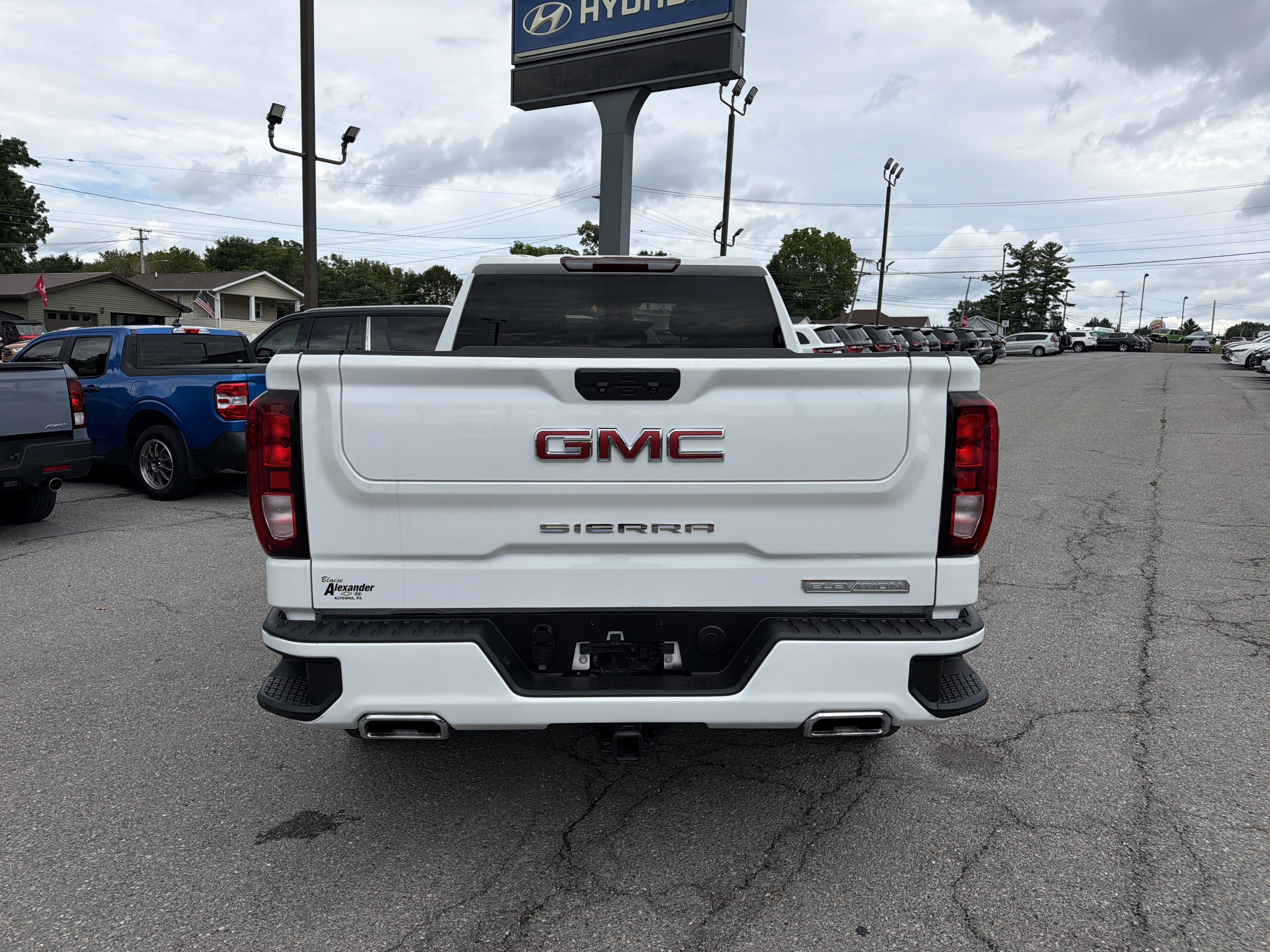 Used 2023 GMC Sierra 1500 Elevation w/ X31 Off-Road Package AWD/4WD image 4
