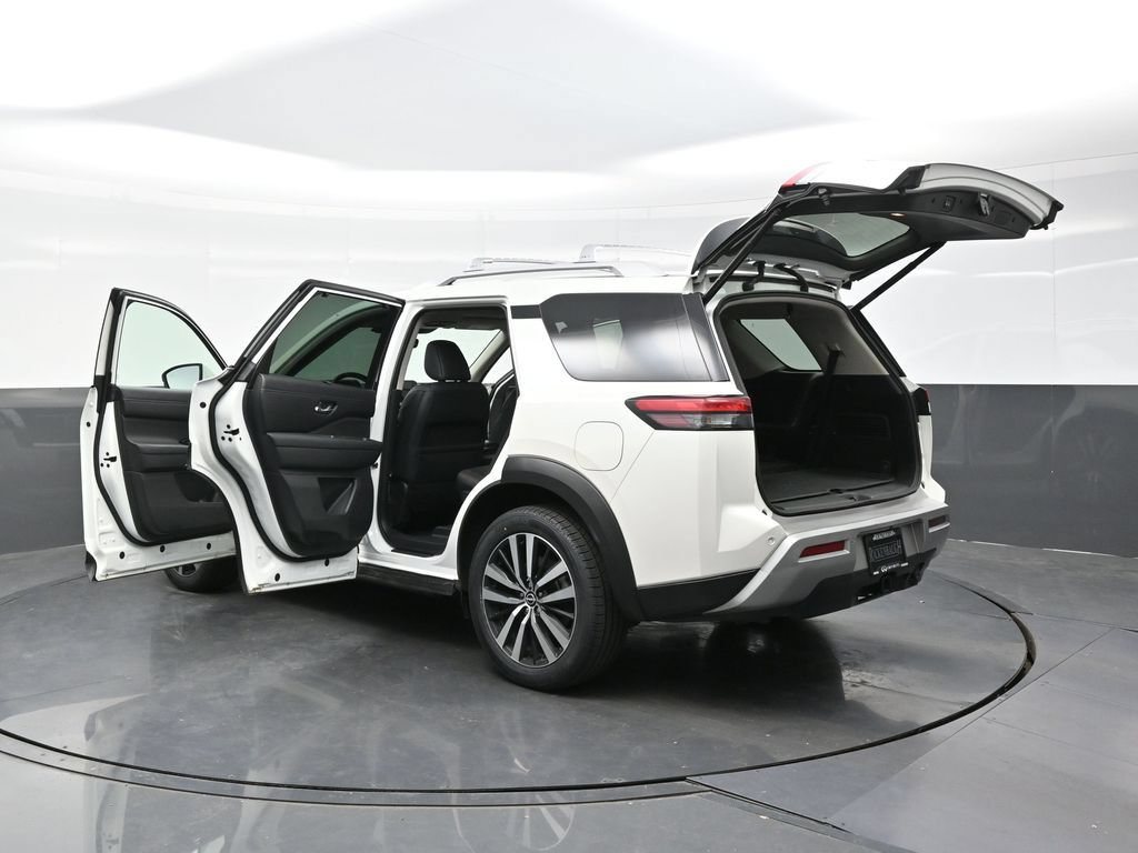 Used 2023 Nissan Pathfinder Platinum AWD/4WD image 57