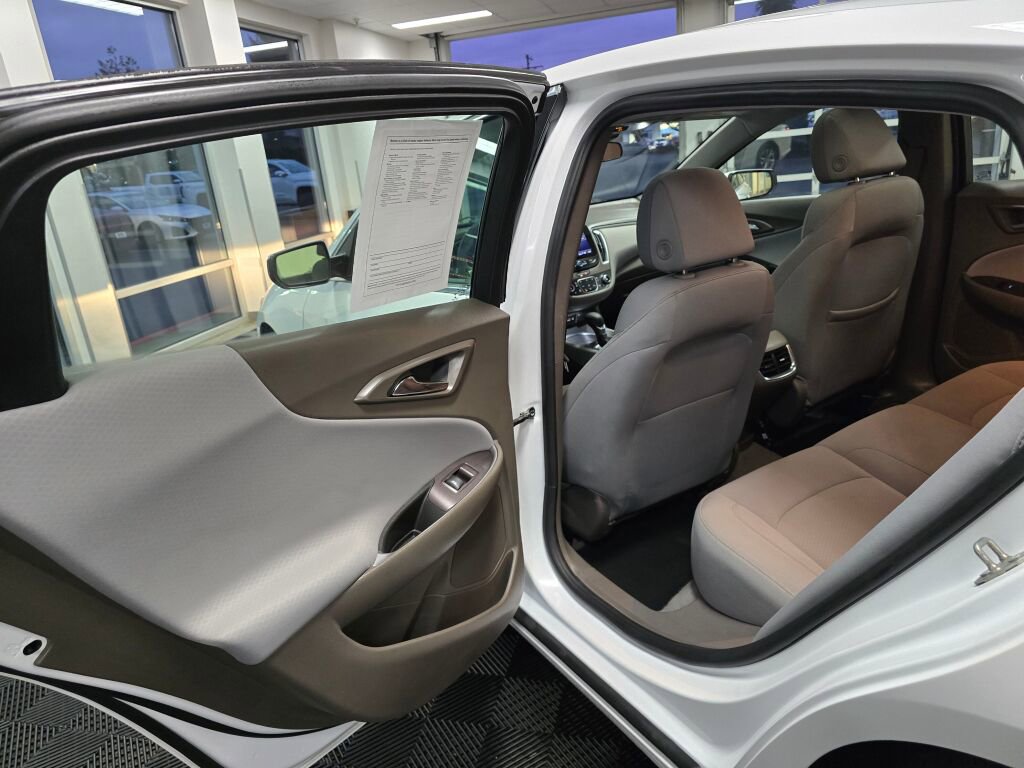 Used 2024 Chevrolet Malibu LT image 37