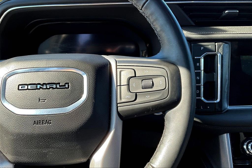 Used 2024 GMC Yukon Denali AWD/4WD image 12